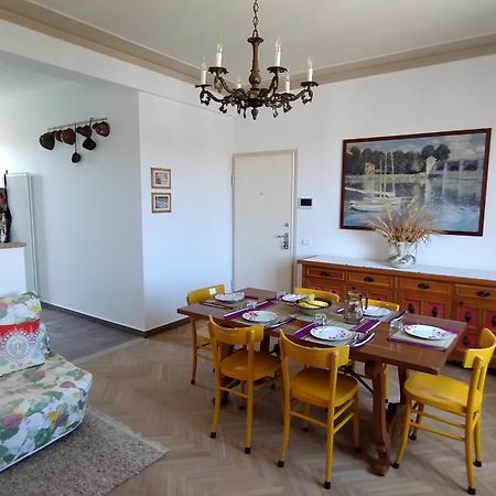 Palazzo Cavalletti - Appartamenti Nel Cuore Di Senigallia Bagian luar foto
